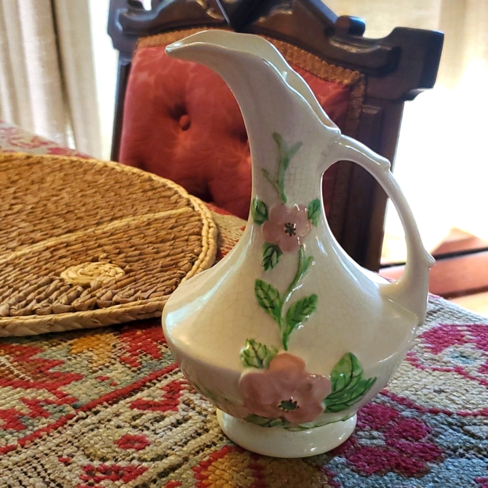 HULL Pitcher"Vintage"Pristine"